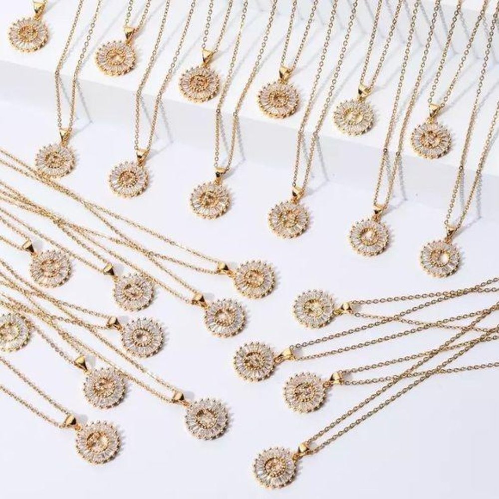 Gold Initial Crystal Sparkly Pendant Necklace A-Z - Picture 7 of 9